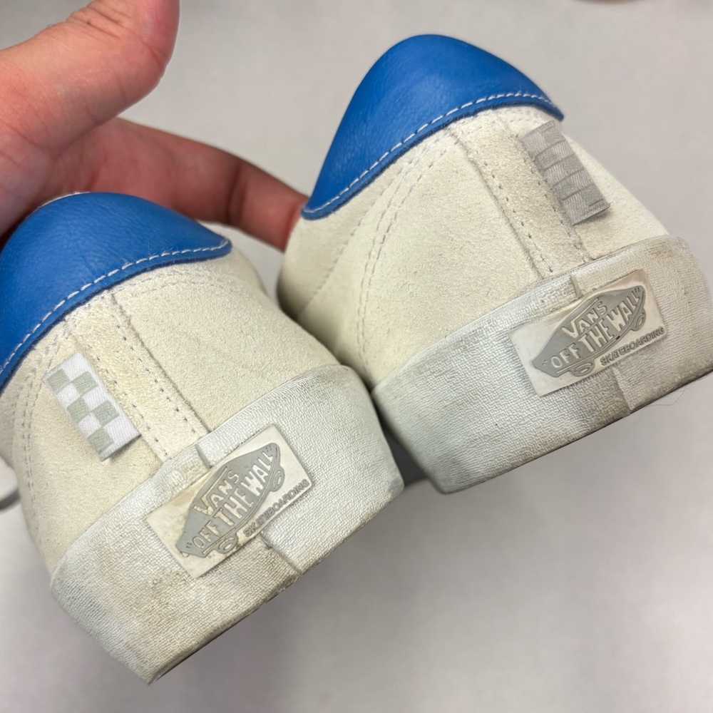 Vans Cream and Blue Low-Top Sneakers - Picture 2 of 5